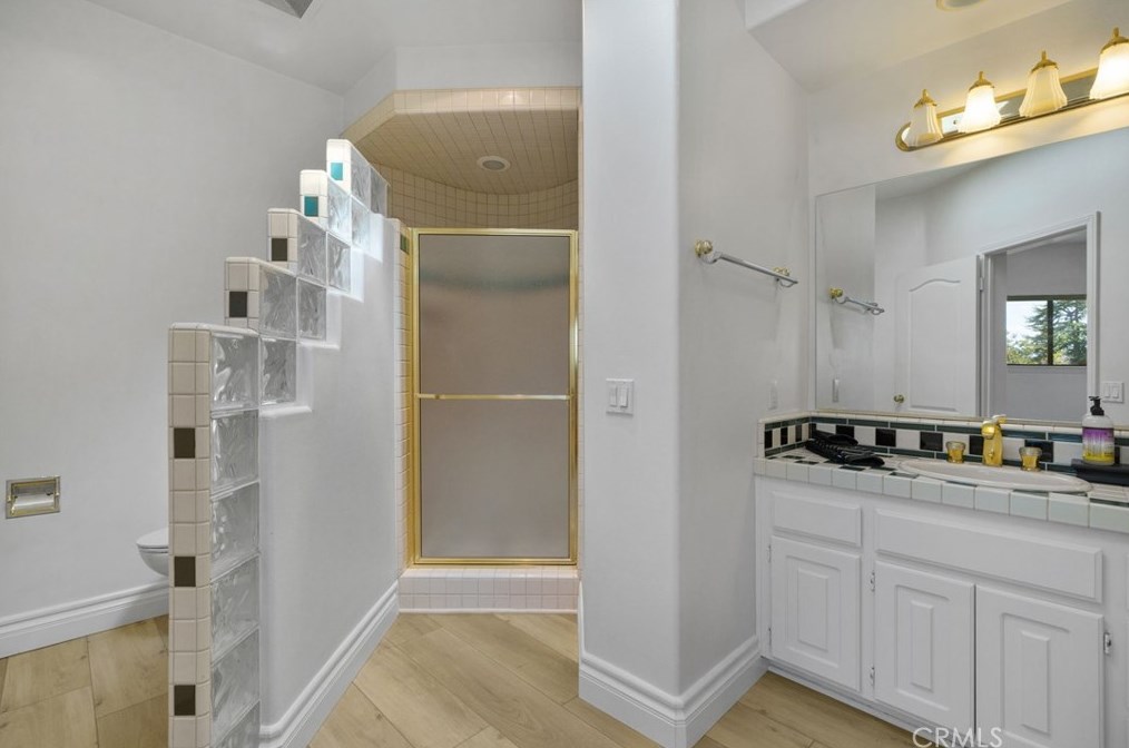 102 Edgemont Dr, Redlands CA  92373-7210 exterior