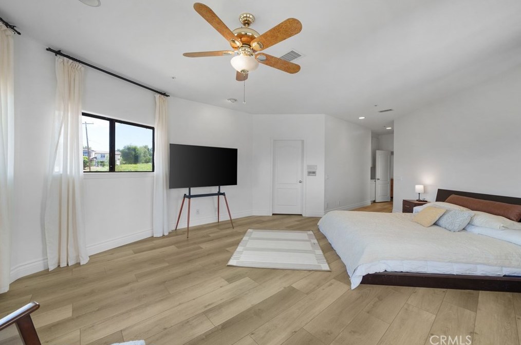 102 Edgemont Dr, Redlands CA  92373-7210 exterior