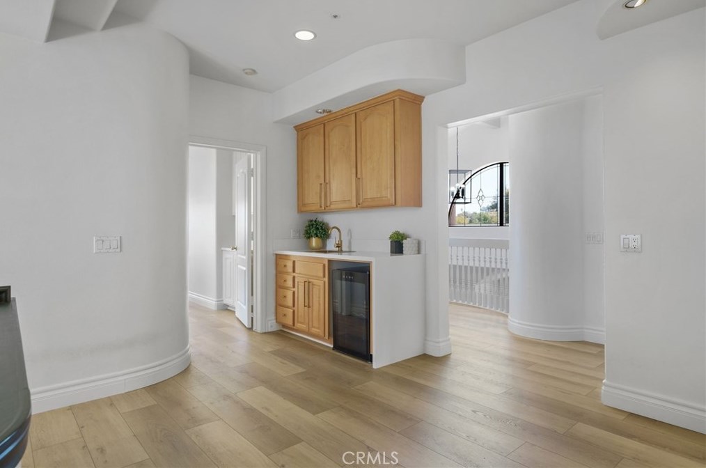 102 Edgemont Dr, Redlands CA  92373-7210 exterior
