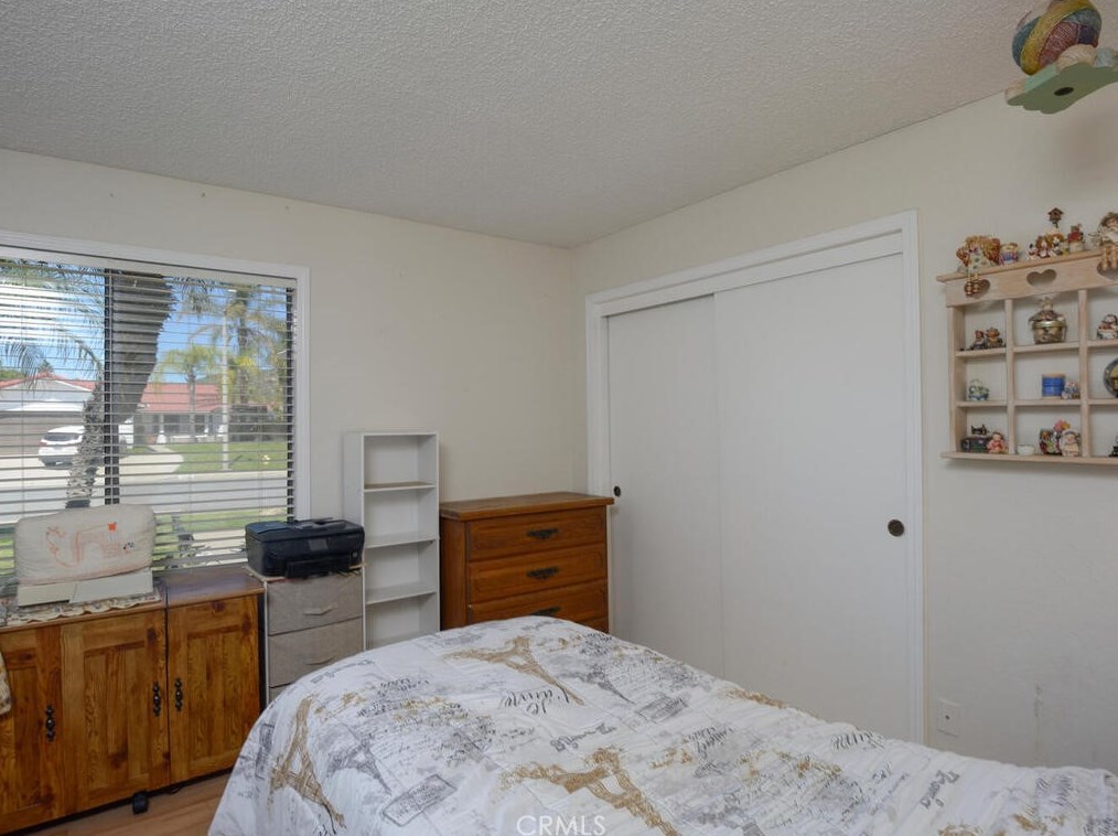 232 Broadway St, Lake Elsinore CA  92530-5122 exterior