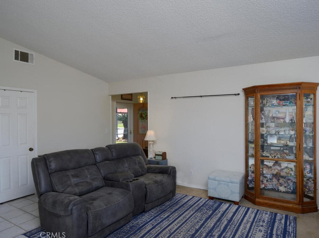 232 Broadway St, Lake Elsinore CA  92530-5122 exterior