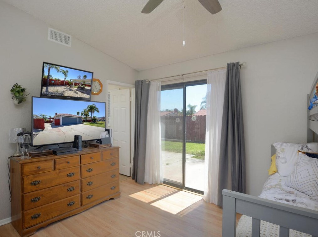 232 Broadway St, Lake Elsinore CA  92530-5122 exterior