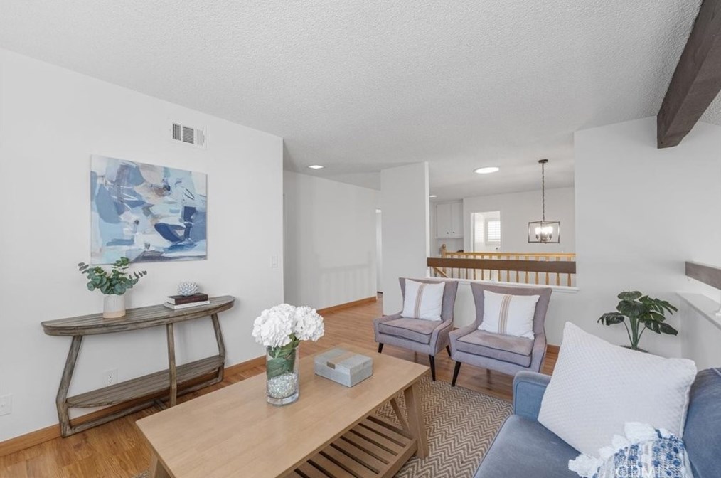 12526 Inglenook Ln, Artesia CA  90703-7837 exterior