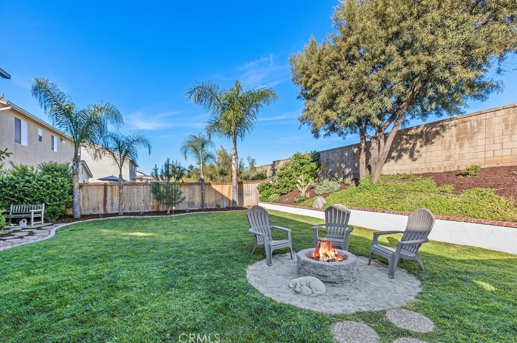 17565 Cedarwood Dr, Riverside CA  92503-7037 exterior