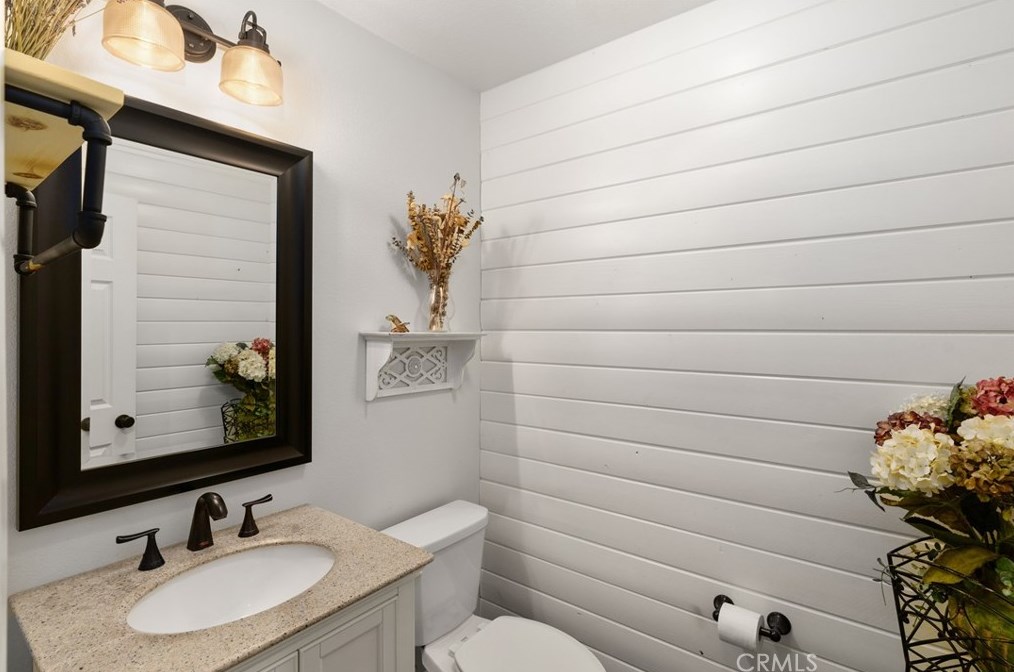 17565 Cedarwood Dr, Riverside CA  92503-7037 exterior