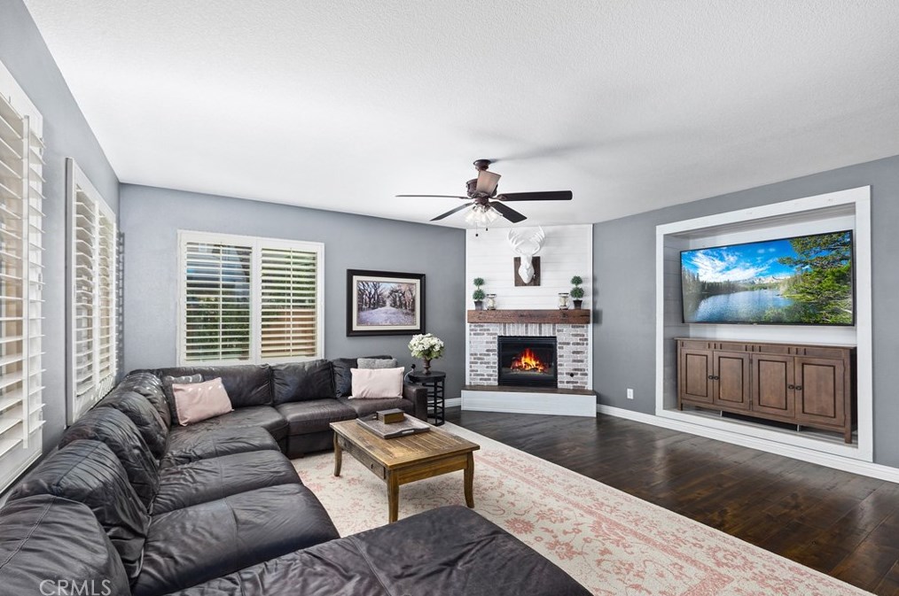 17565 Cedarwood Dr, Riverside CA  92503-7037 exterior