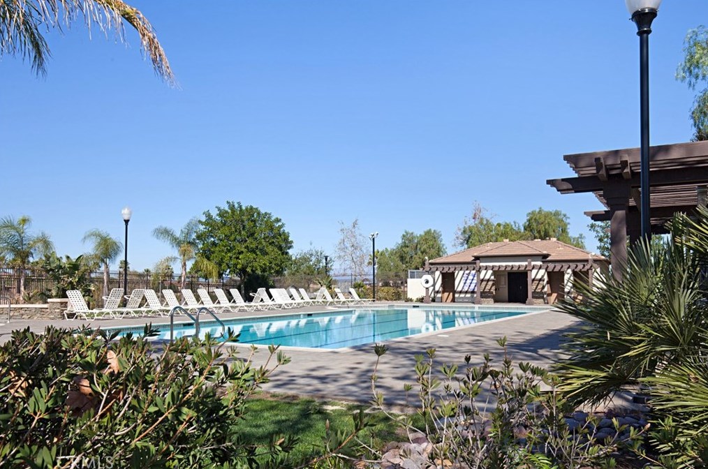 17565 Cedarwood Dr, Riverside CA  92503-7037 exterior