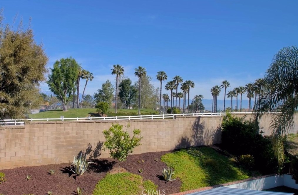 17565 Cedarwood Dr, Riverside CA  92503-7037 exterior