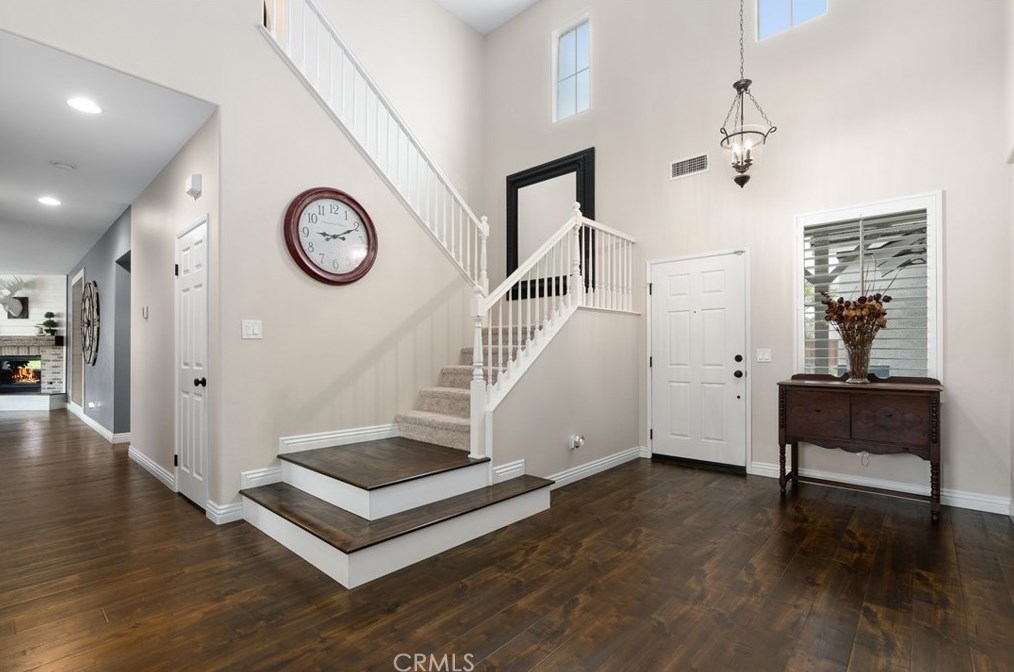 17565 Cedarwood Dr, Riverside CA  92503-7037 exterior