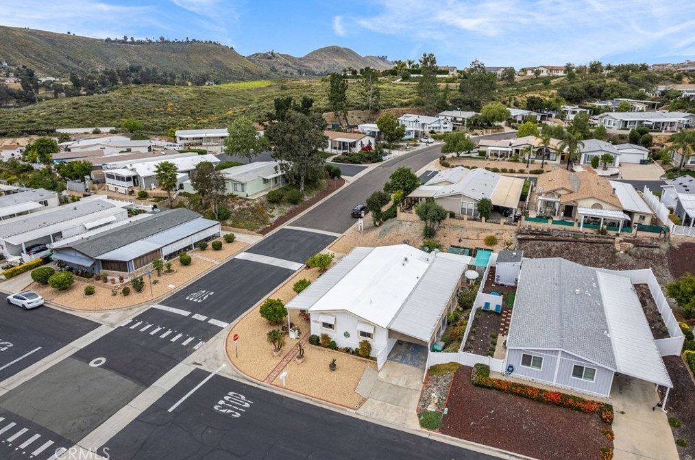 38124 Via Del Largo, Murrieta CA  92563-5687 exterior