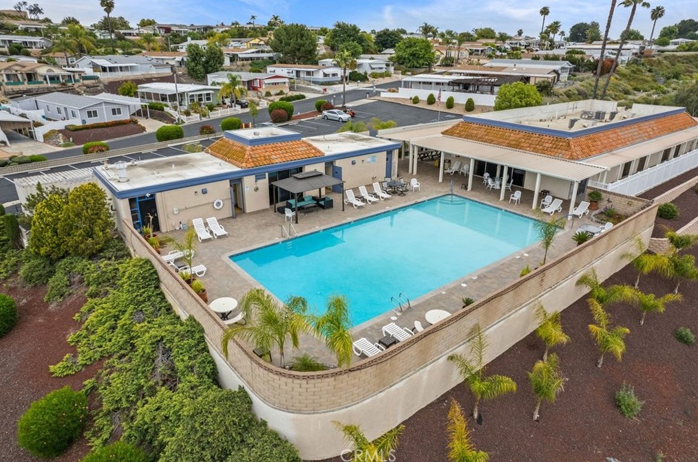 38124 Via Del Largo, Murrieta CA  92563-5687 exterior