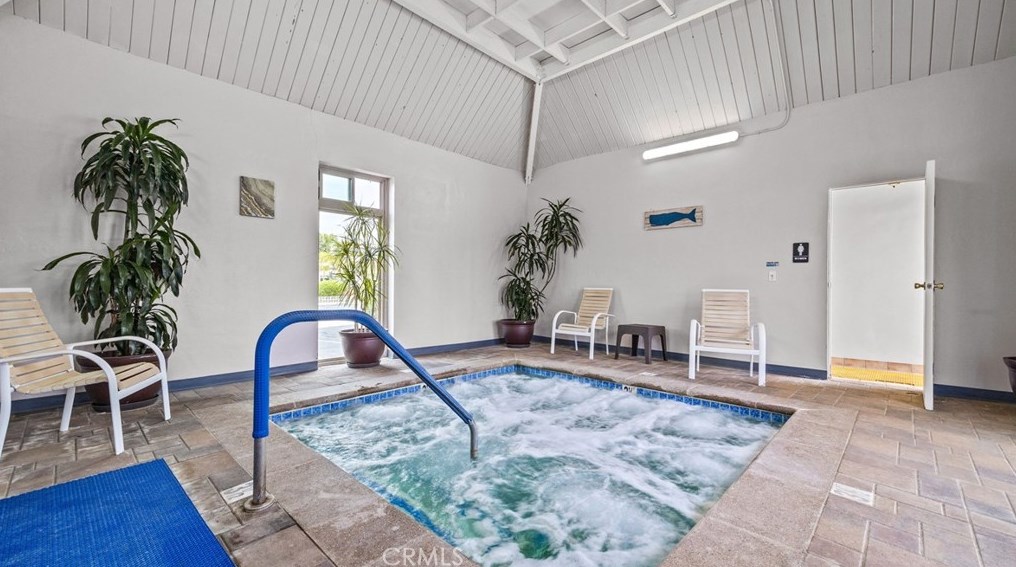 38124 Via Del Largo, Murrieta CA  92563-5687 exterior