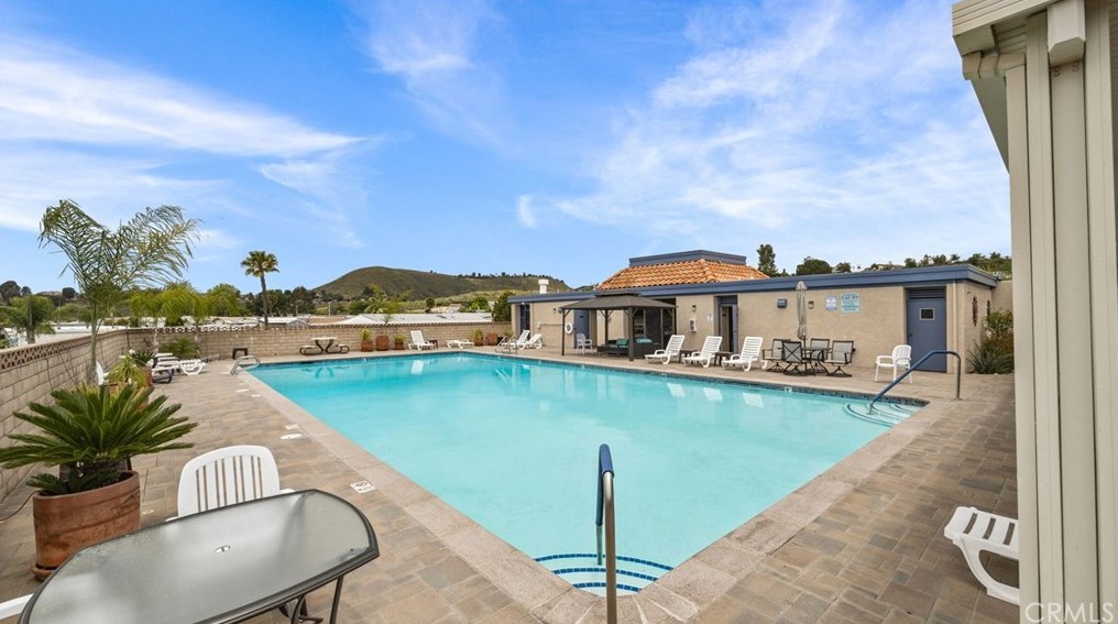 38124 Via Del Largo, Murrieta CA  92563-5687 exterior