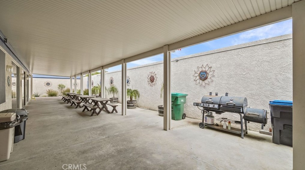 38124 Via Del Largo, Murrieta CA  92563-5687 exterior