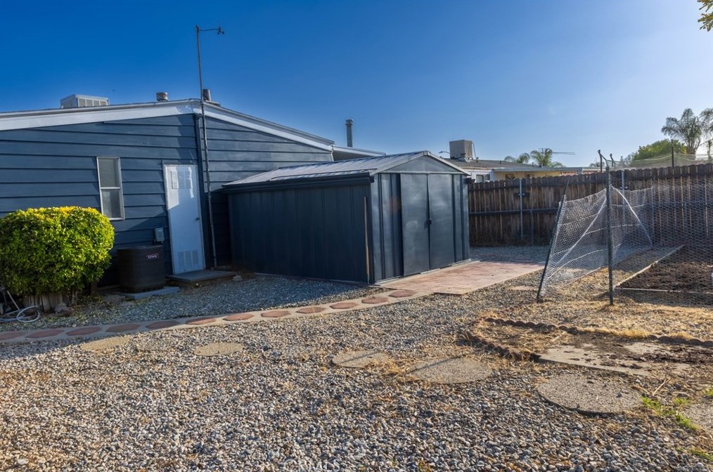 43374 Olive Ave, Hemet CA  92544-1951 exterior