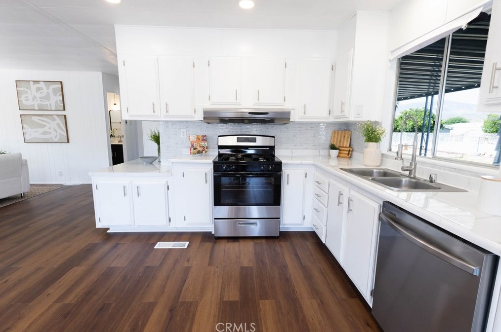 43374 Olive Ave, Hemet CA  92544-1951 exterior