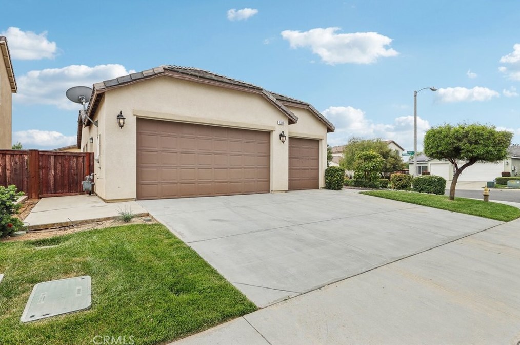 1315 Shamrock Way, Beaumont CA  92223-8460 exterior