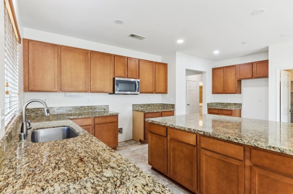 1315 Shamrock Way, Beaumont CA  92223-8460 exterior