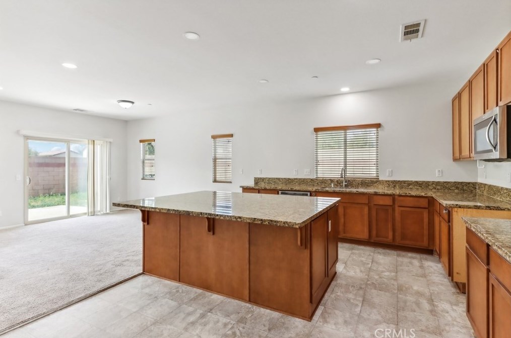 1315 Shamrock Way, Beaumont CA  92223-8460 exterior