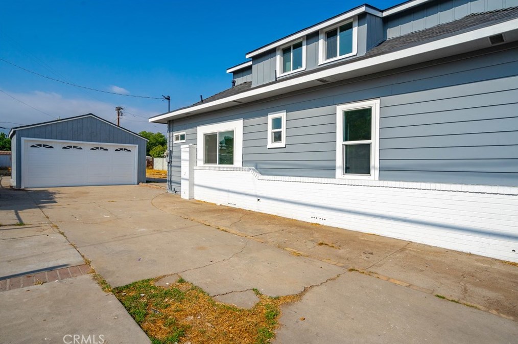 25506 Fisher St, San Bernardino CA  92404-6418 exterior