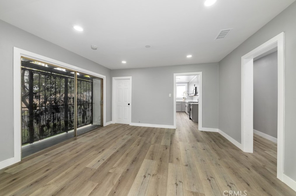 701 76th Pl, Los Angeles CA  90001-2808 exterior