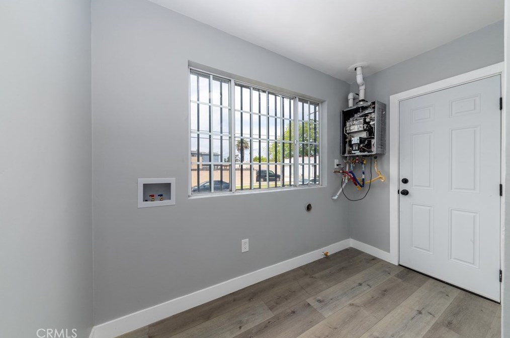 701 76th Pl, Los Angeles CA  90001-2808 exterior