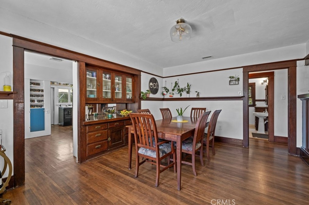 3944 Linwood Pl, Riverside CA  92506-1890 exterior