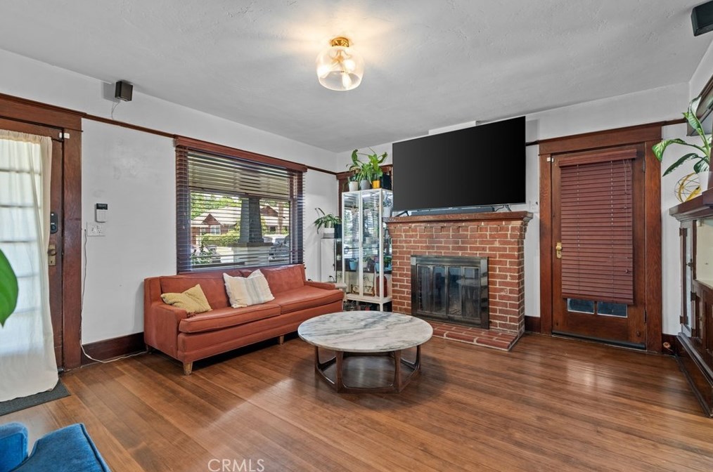 3944 Linwood Pl, Riverside CA  92506-1890 exterior
