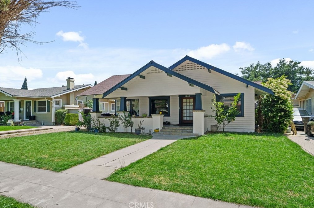3944 Linwood Pl, Riverside CA  92506-1890 exterior