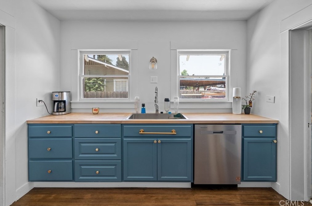 3944 Linwood Pl, Riverside CA  92506-1890 exterior