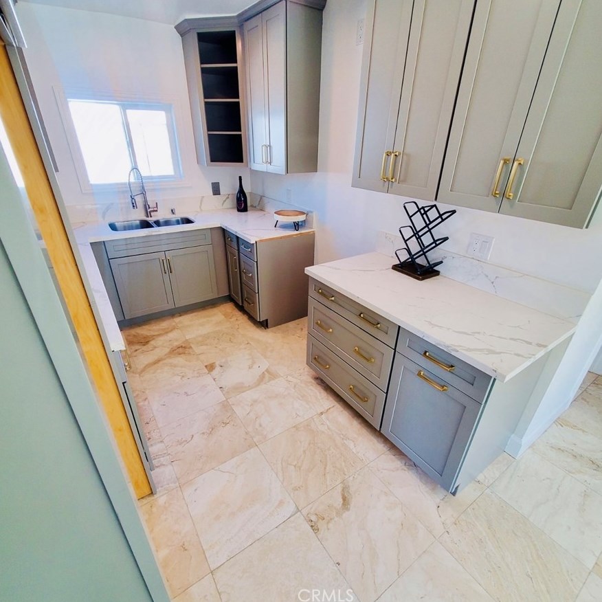 542 103rd St, Los Angeles CA 90044-4538 exterior