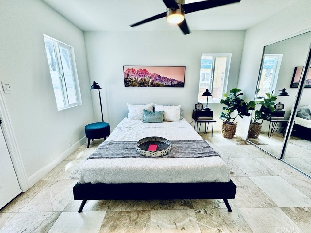 542 103rd St, Los Angeles CA 90044-4538 exterior