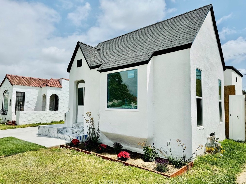 542 103rd St, Los Angeles CA 90044-4538 exterior