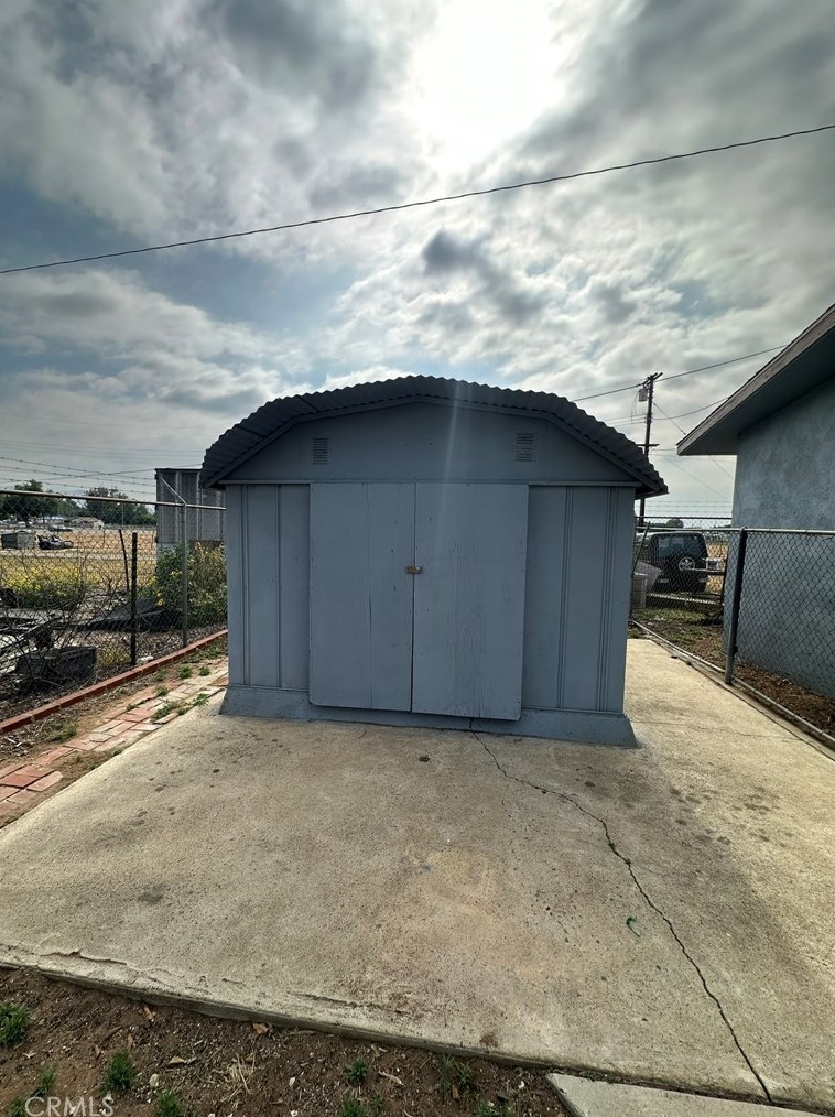 6165 Hudson St, Riverside CA 92509-5010 exterior