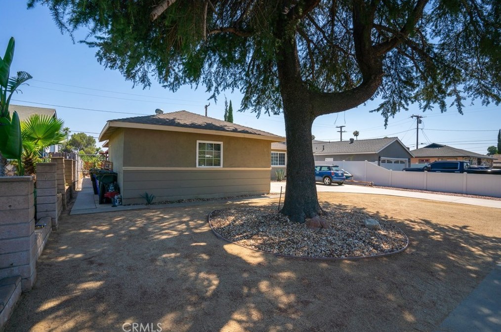 16545 Barbee St, Fontana CA  92336-2567 exterior