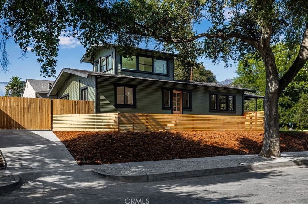 1901 Navarro Ave, Pasadena CA  91103-1551 exterior