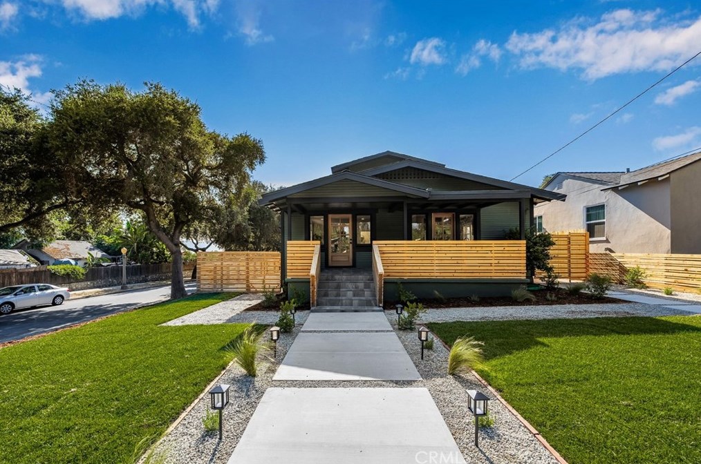 1901 Navarro Ave, Pasadena CA  91103-1551 exterior