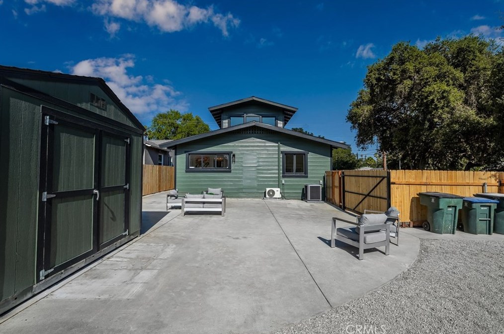 1901 Navarro Ave, Pasadena CA  91103-1551 exterior
