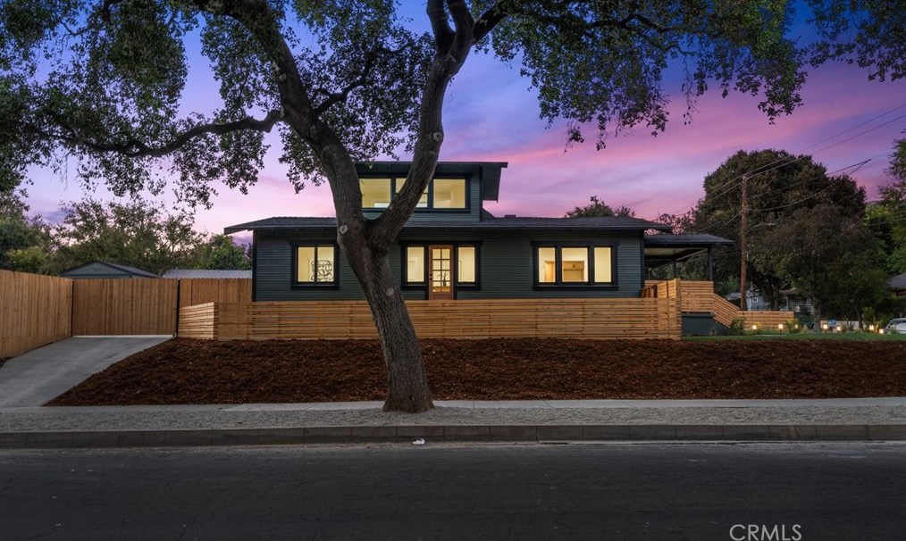 1901 Navarro Ave, Pasadena CA  91103-1551 exterior
