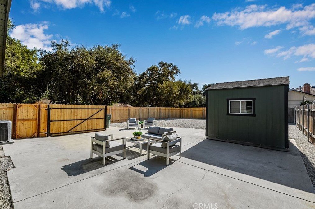 1901 Navarro Ave, Pasadena CA  91103-1551 exterior
