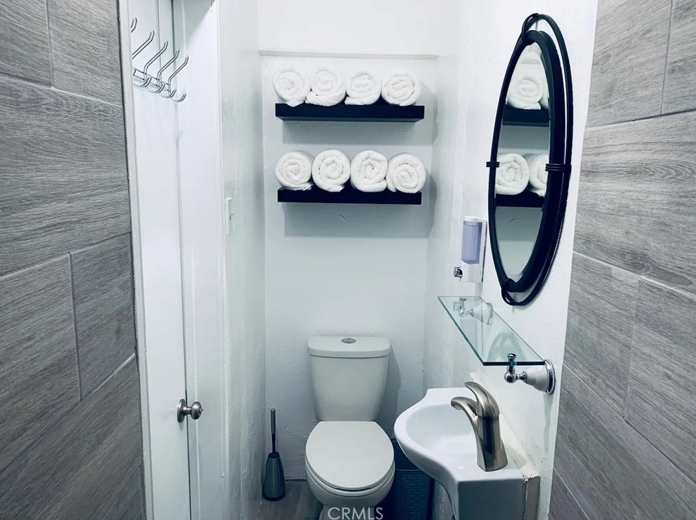 15133 Bellflower Blvd, Bellflower CA 90706-3711 exterior