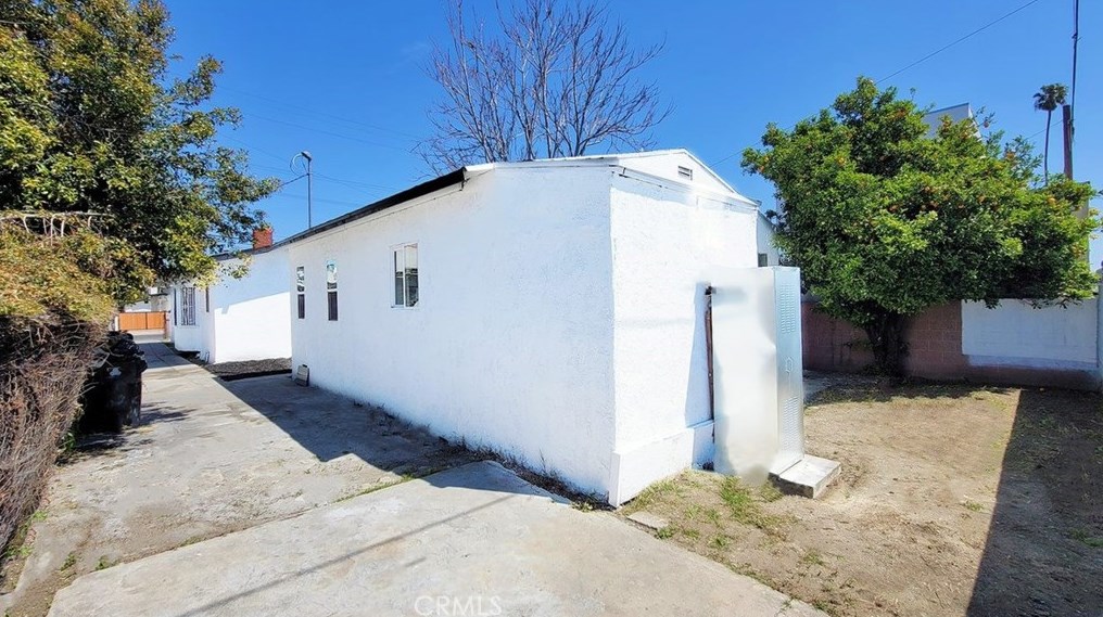 242 58th St, Los Angeles CA  90011-4836 exterior