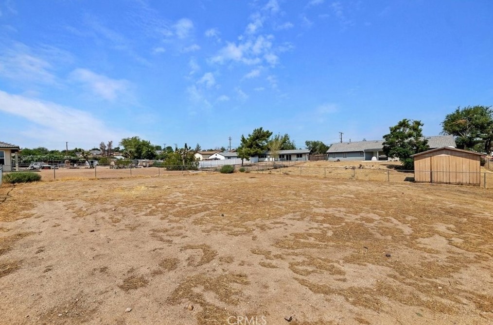 18060 Deodar St, Hesperia CA  92345-5158 exterior