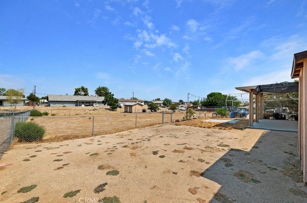18060 Deodar St, Hesperia CA  92345-5158 exterior