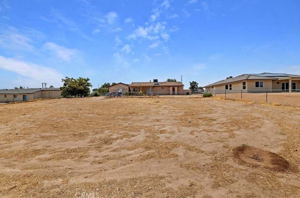 18060 Deodar St, Hesperia CA  92345-5158 exterior