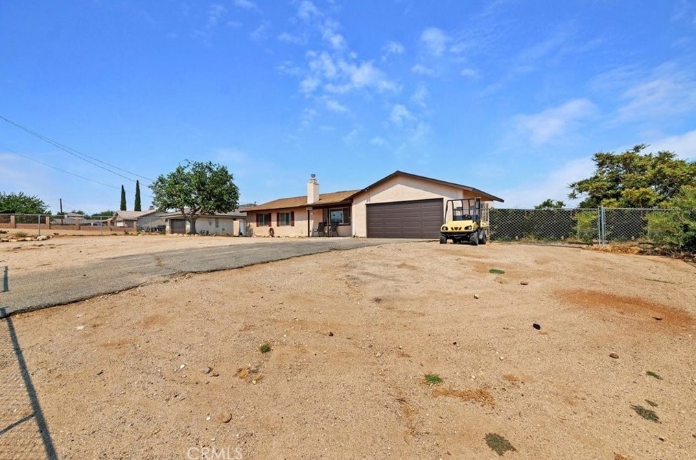 18060 Deodar St, Hesperia CA  92345-5158 exterior