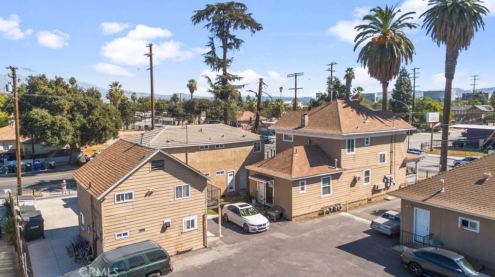 708 9th St, San Bernardino CA  92410-4008 exterior