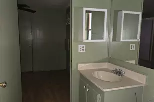 575 S Lyon Ave, Hemet, CA 92545 - Photo 11