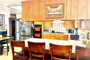 17626 Orange Ct, Fontana, CA 92335 - Photo 9