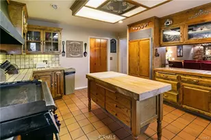 384 Primrose Cir, Lake Arrowhead, CA 92352 - Photo 11